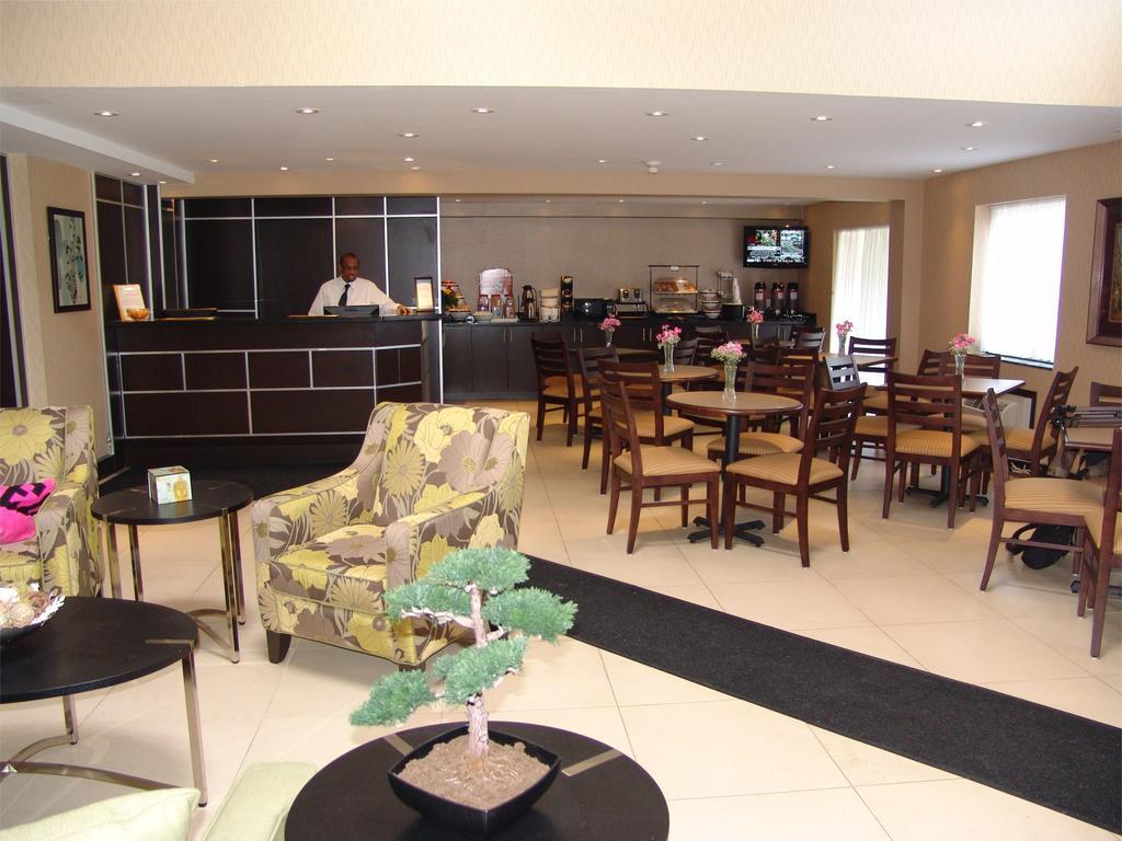 Comfort Inn East Scarborough Toronto Restaurant bilde